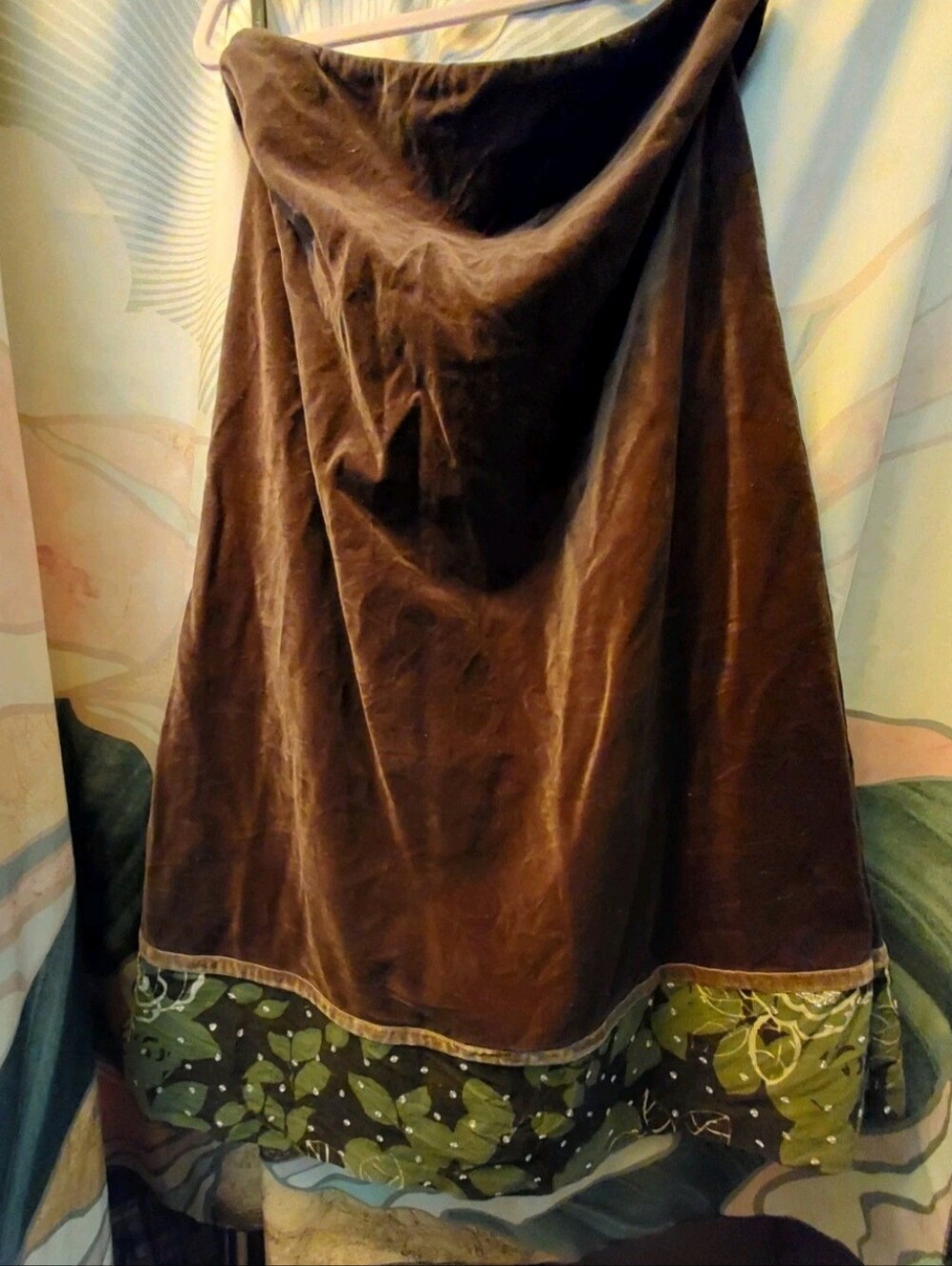 Vintage Boden Brown Velvet Skirt with Green Leaf Trim 18l